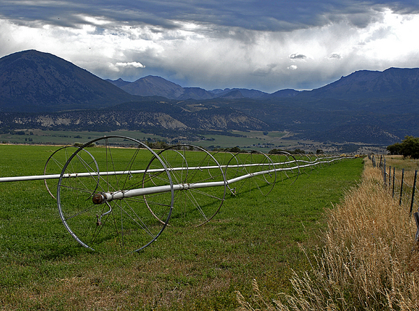 Fruitland Mesa, Colorado : Rural Landscapes : Dust and Mud - Photography by Dana L. Thomas