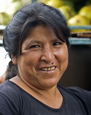 Lima, Peru : People Along the Way : Dust and Mud - Photography by Dana L. Thomas