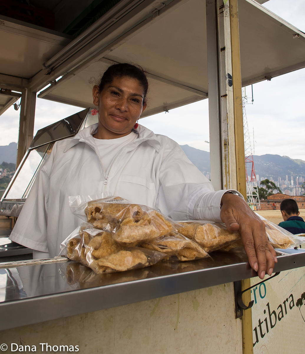 Medellin, Colombia : People Along the Way : Dust and Mud - Photography by Dana L. Thomas