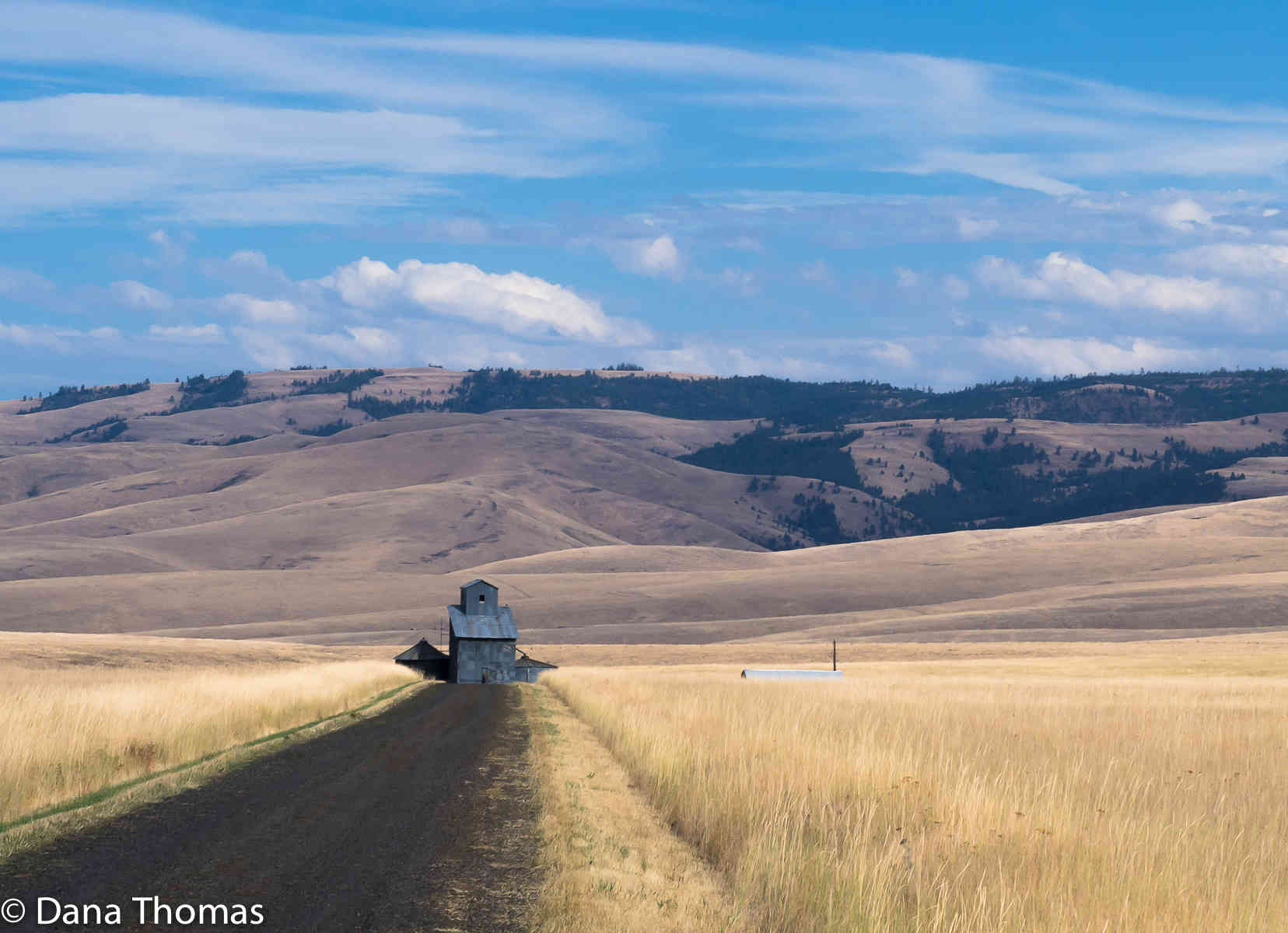 Central Oregon : Rural Landscapes : Dust and Mud - Photography by Dana L. Thomas
