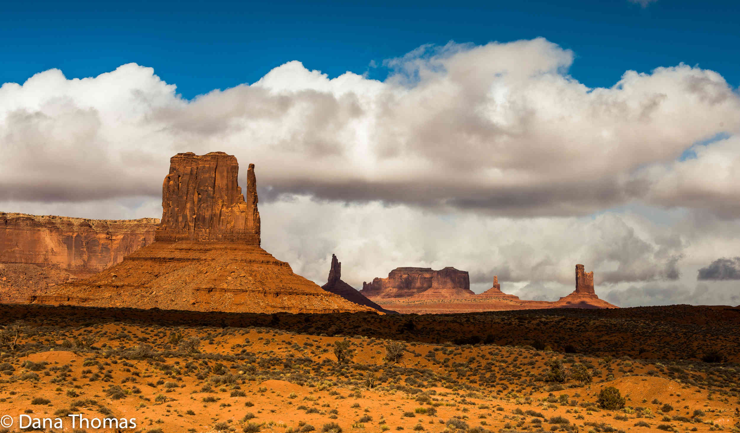 Monument Valley, Navajo Nation, Arizon : Arid Lands : Dust and Mud - Photography by Dana L. Thomas