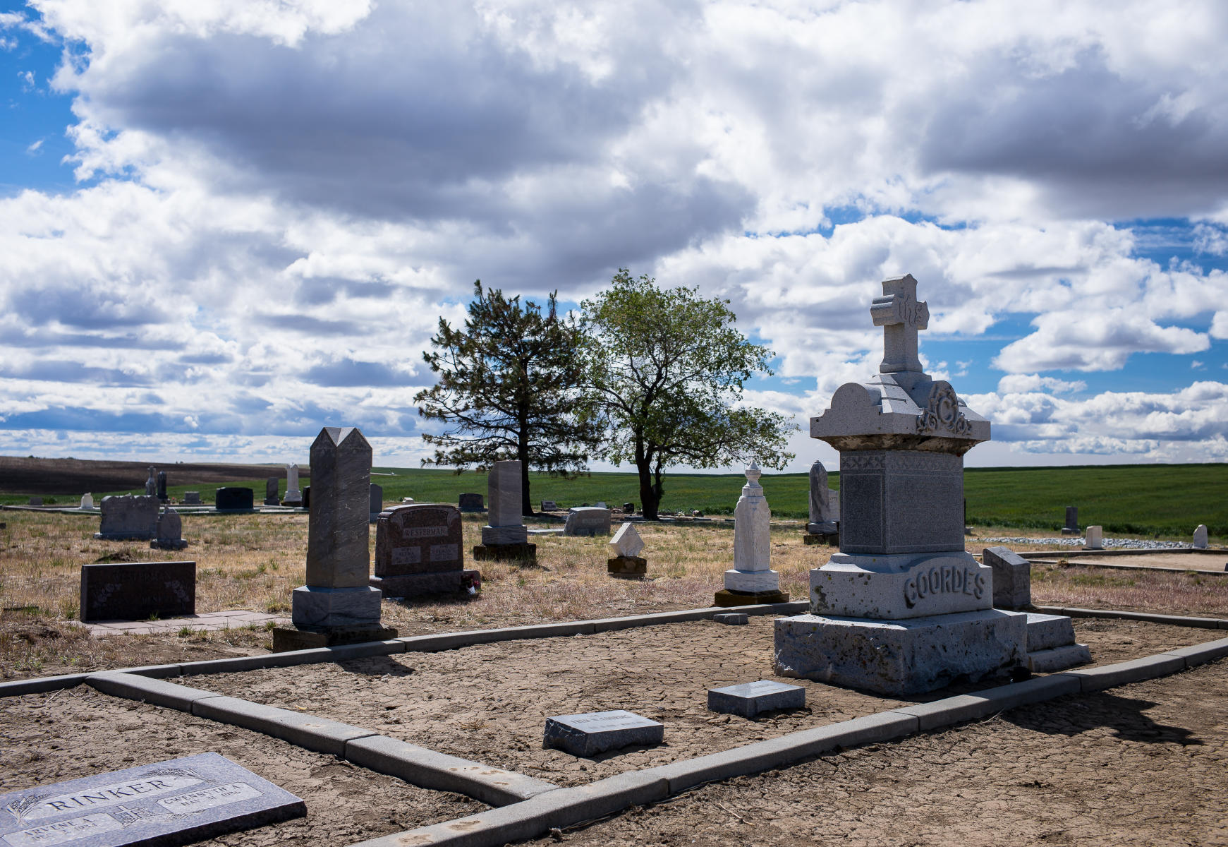 Eastern Washington : Rural Landscapes : Dust and Mud - Photography by Dana L. Thomas