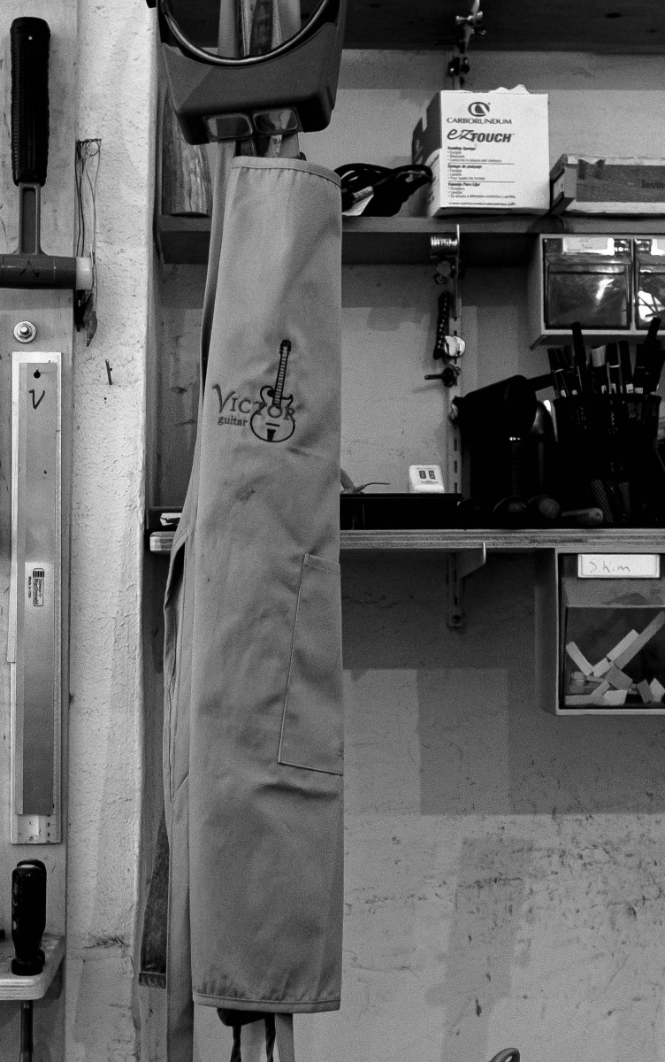 Denver, Colorado : Lutherie : Dust and Mud - Photography by Dana L. Thomas